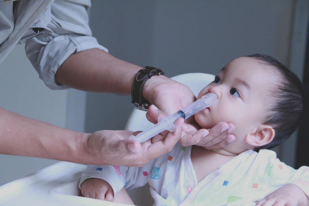 atasi pilek pada bayi dengan mencuci hidung